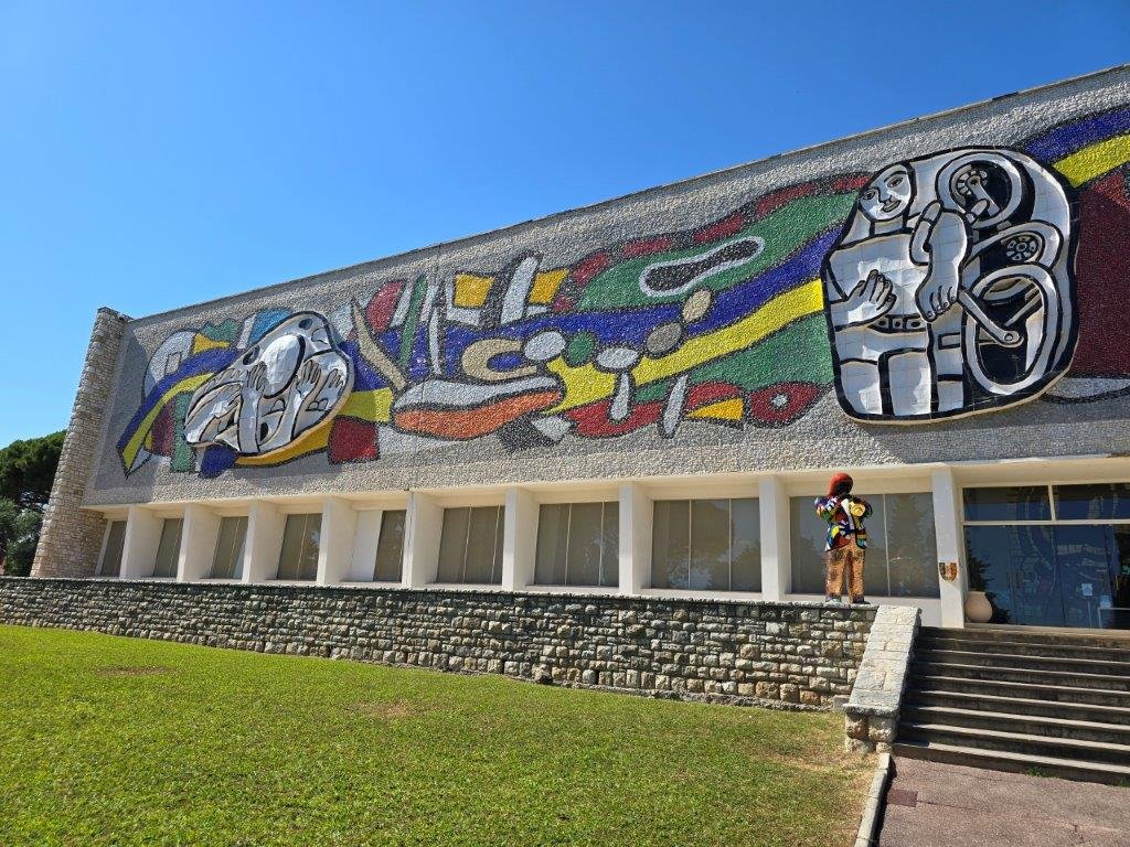 The 45 meter fresco that domintes the museum